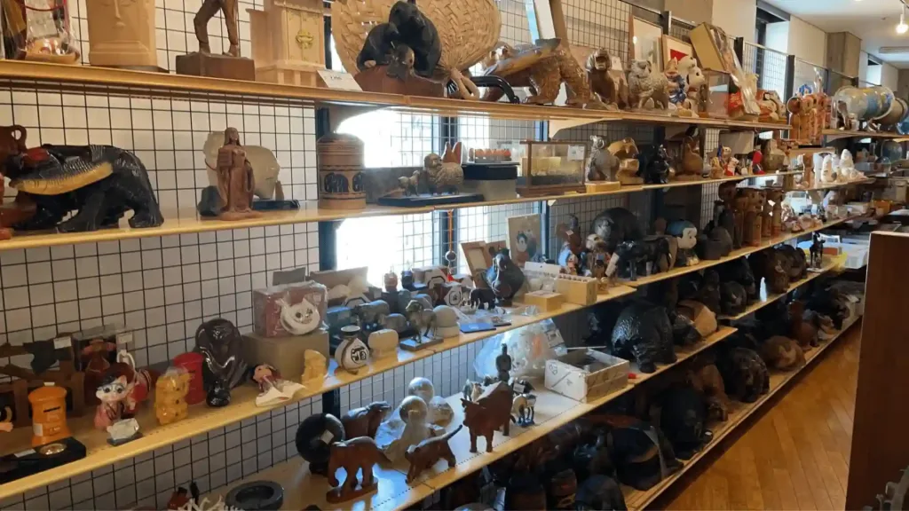 オフハウス八王子大和田店のレトロコーナー2