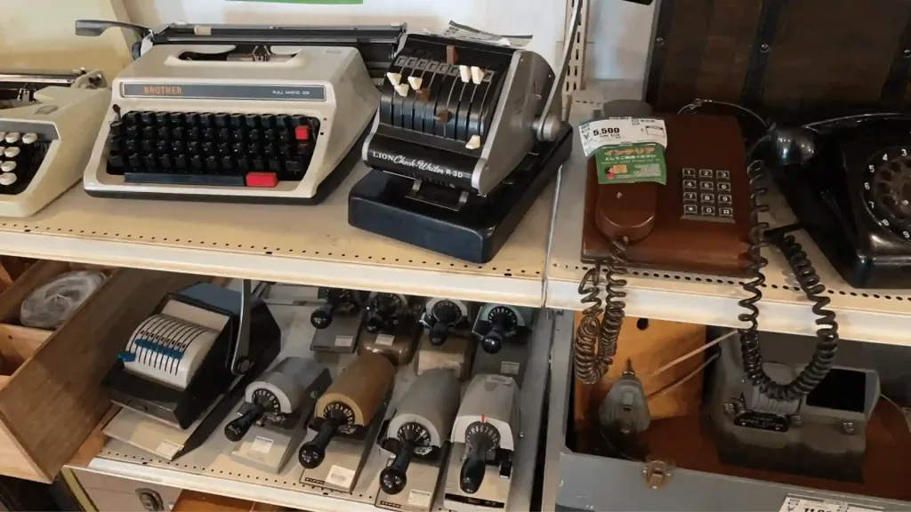 オフハウス八王子大和田店のレトロコーナーの家電